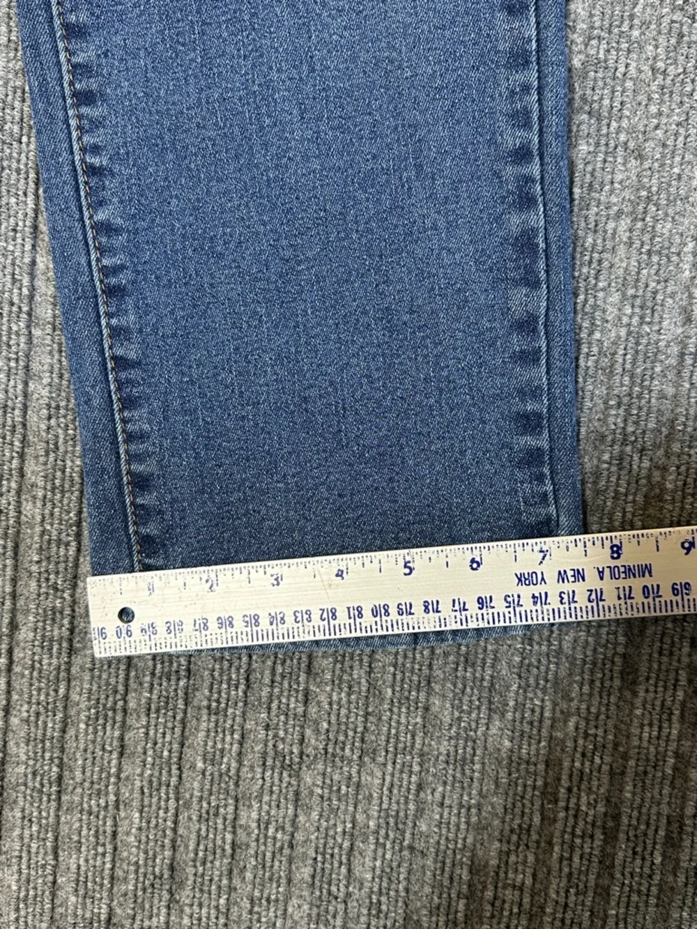 American Rag Jeans - Picture 4 of 8